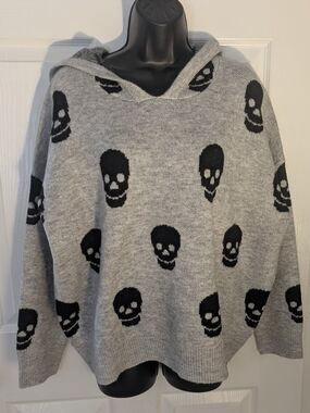 Miracle Sweater Oversized Skull Hooded Knit Silver Black NWT S